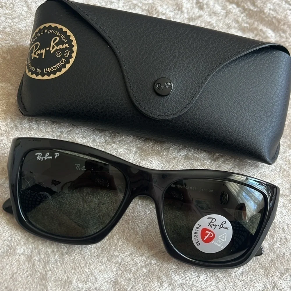 Brand New Ray-Ban Polarized Square Sunglasses Polished Black Frame Green Lens